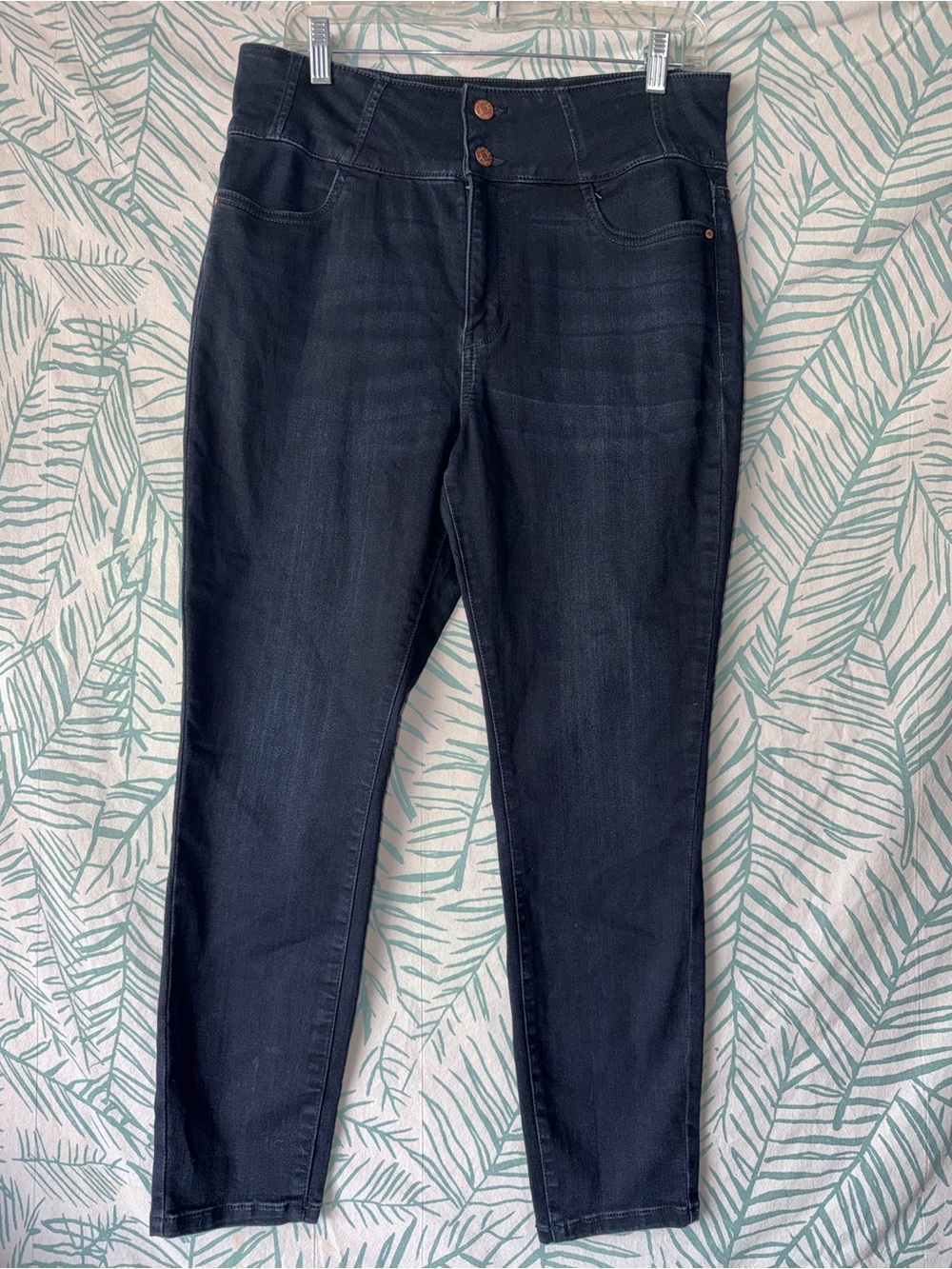 GUESS Women's Skinny Jeans in Dark Indigo Wash